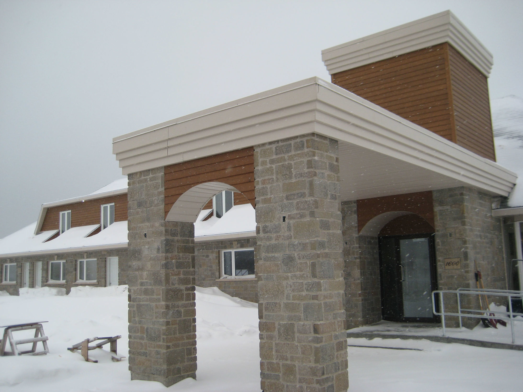 Hotel Motel La Vigie Matane Exterior foto