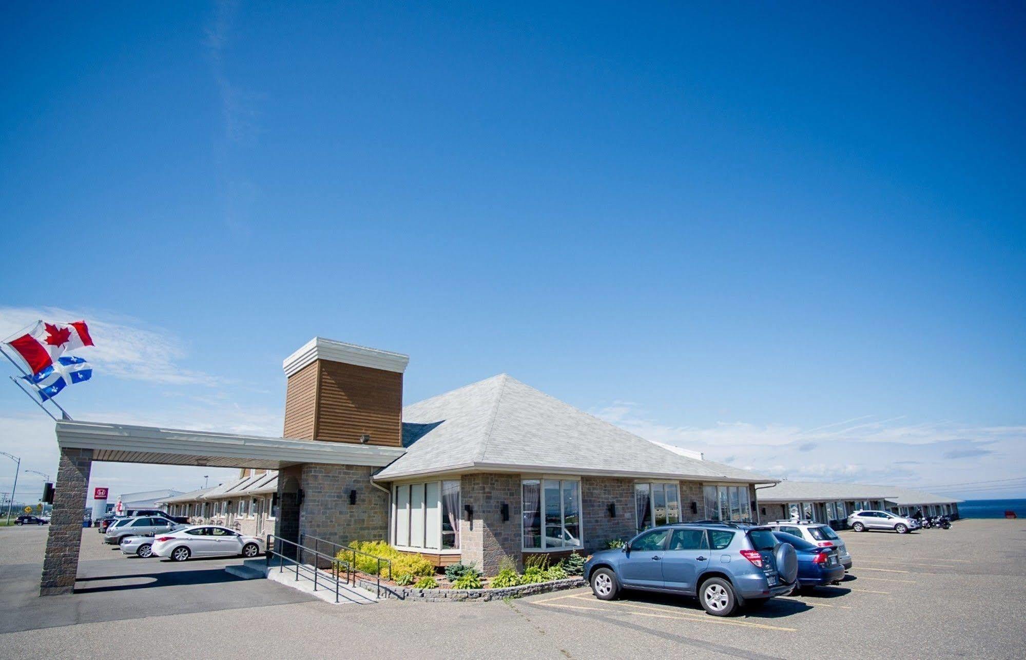 Hotel Motel La Vigie Matane Exterior foto