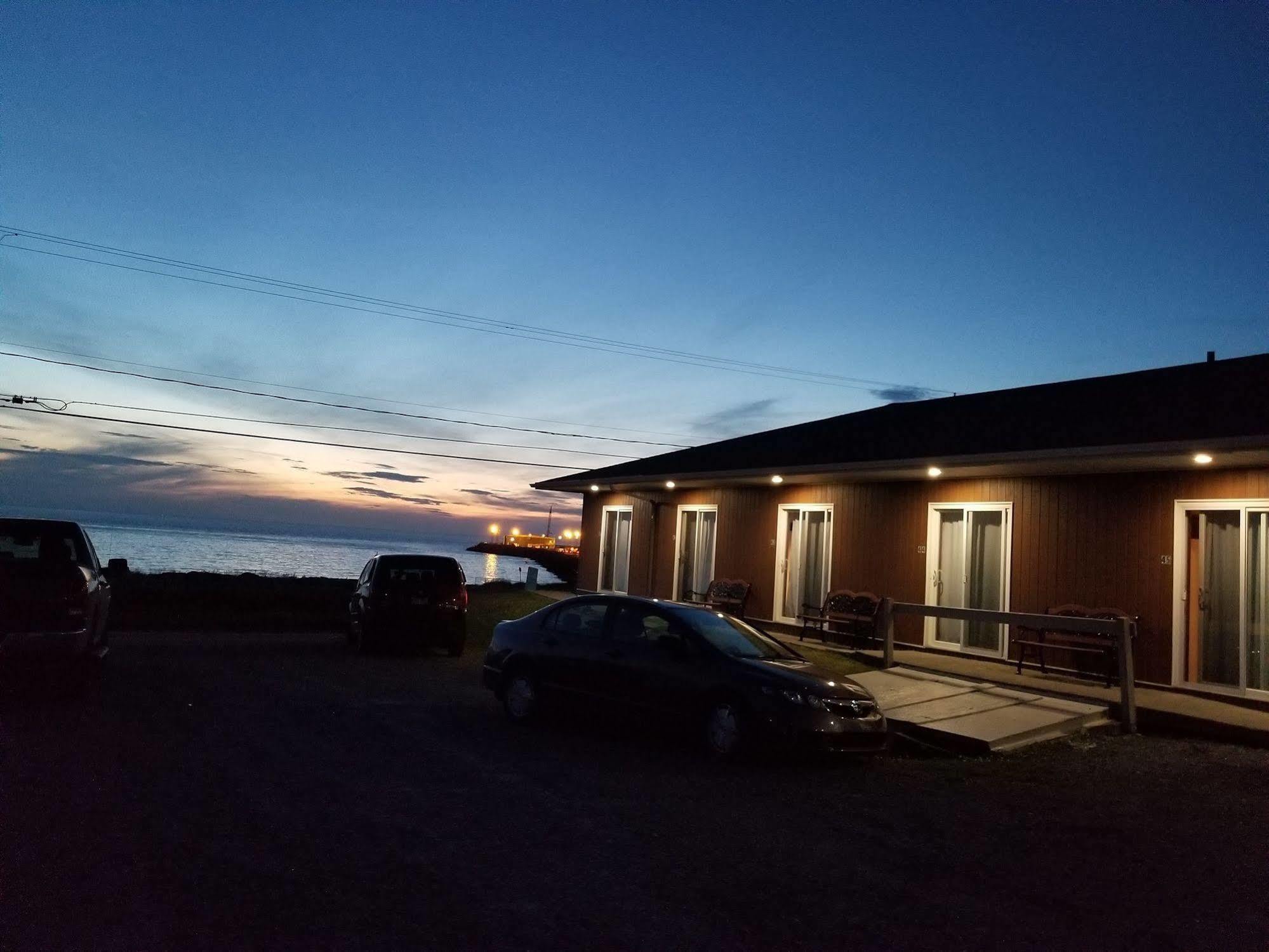 Hotel Motel La Vigie Matane Exterior foto